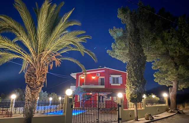 CretaLeisure Luxurious Villa with pool