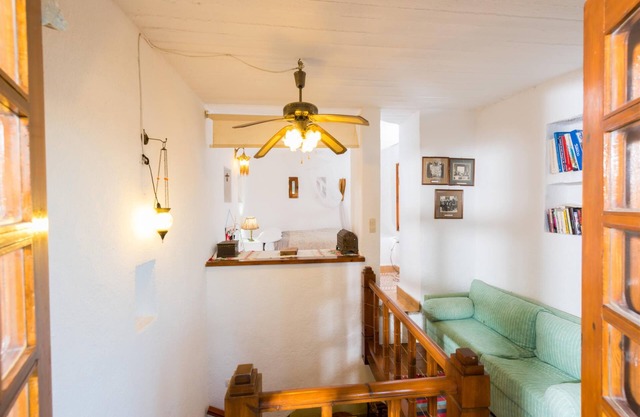 Casa histórica de Creta con vistas al mar (Argiro)