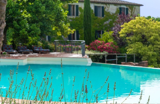 Apartamento Crevole en una finca histórica cerca de Siena con piscina