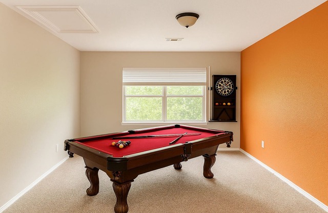 Sleeps 16 | Game Room | Office | Pet Friendly Yard