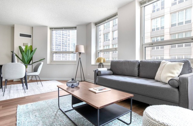 Crisp River North 1BR w/ Gym, Pool, nr. Oak Street Beach, by Blueground