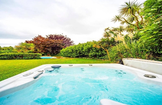 Crofton House Hotel