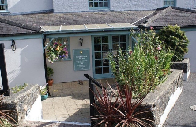 Cromwell Arms