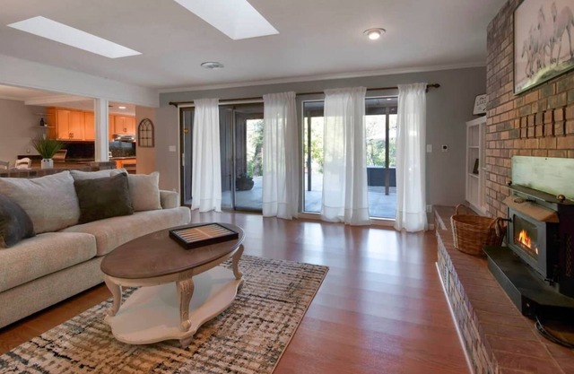 Cromwell Lake House