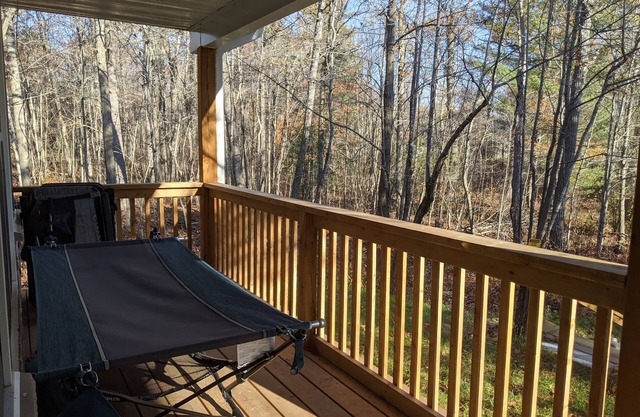 Crooked Bay Family Private Lakeside Cottage
