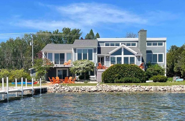 Crooked Landing - Lakefront - Dock - Petoskey
