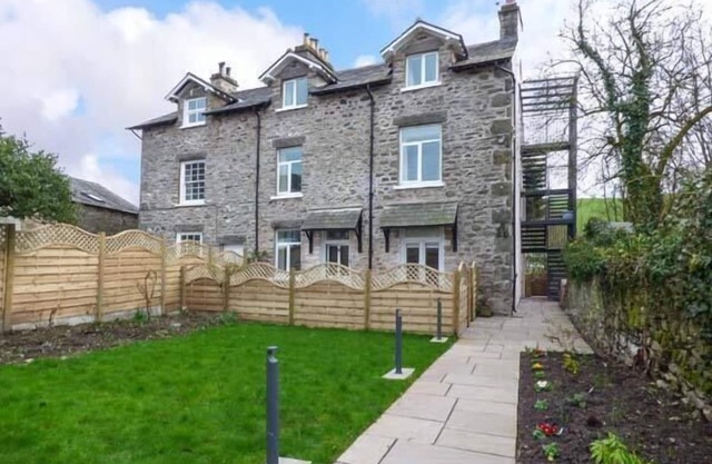 Crooklands House 3, CROOKLANDS