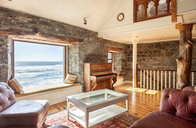 Cross Seas House - Ireland's Closest House to the Sea , Cross Seas - 2 Bedrooms: 1 Double Rooms, 1 T
