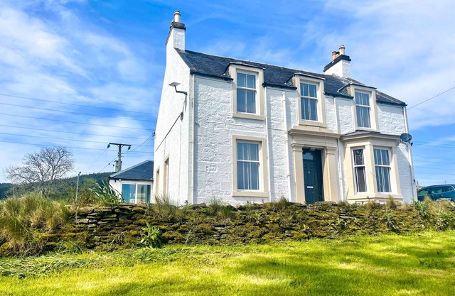 Crossaig Farm House - sleeps 10 guests in 5 bedrooms