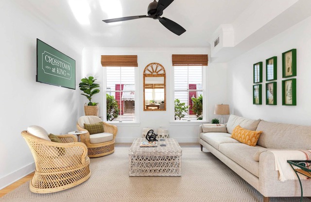 Downtown Elegance - Close to King!