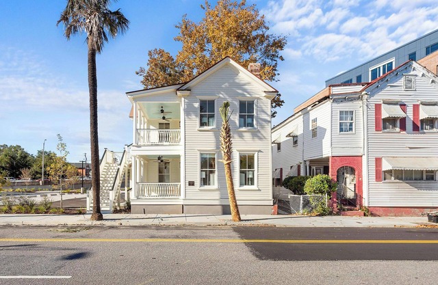 6 Bedroom - Modern Elegance - Heart of Charleston