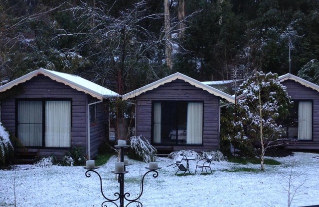 Crossways Country Inn