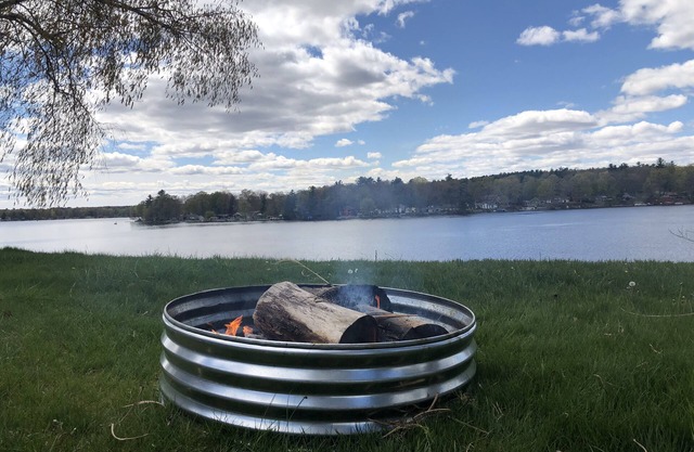 Croton Lake Front Cottage - Sunsets, water & a great cottage