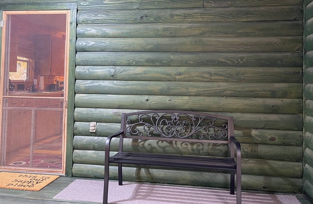 Crow's Nest Cabin getaway in the Ozarks. Walk to the Ozark Highland Trail