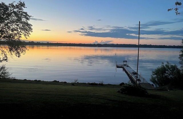 Crow Wing Lakefront Cabin with Stunning Views, Perfect for All Seasons!
