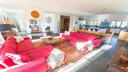 Crowborough Farm - Impressive & Sophisicated home surrounded by unspoilt countryside in Georgeham - Dog Friendly, sleeps 14