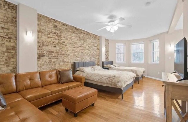 Crown Heights Studio Near Subway + Private backyard