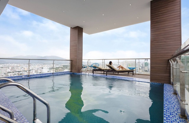 Crown Hotel Nha Trang