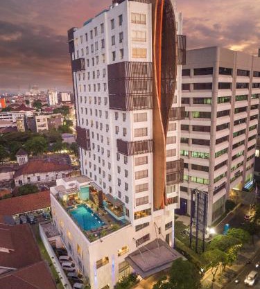 CROWN PRINCE Hotel Surabaya Managed by Midtown Indonesia