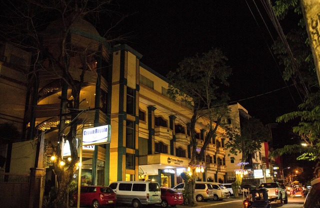 Crown Royale Hotel
