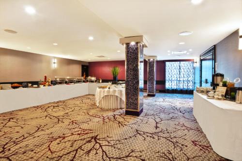 Crowne Plaza Kitchener-Waterloo by IHG