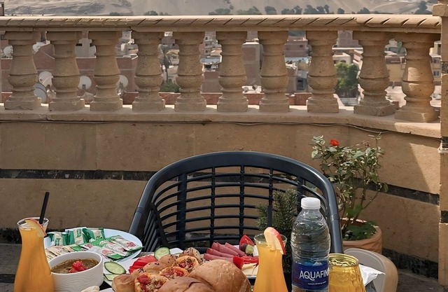 Crowne pyramids palace