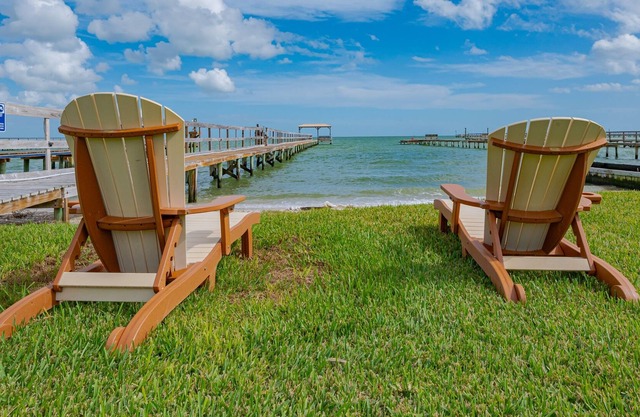 Crows Nest Complex - Aransas Bay Waterfront with Private Pier & Beach