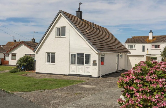 Crows Nest - Rhosneigr