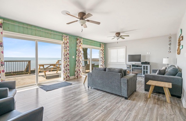 Crystal Bay Getaway con vistas completas al lago Erie!