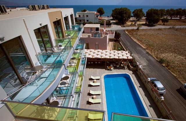 Crystal Bay Hotel