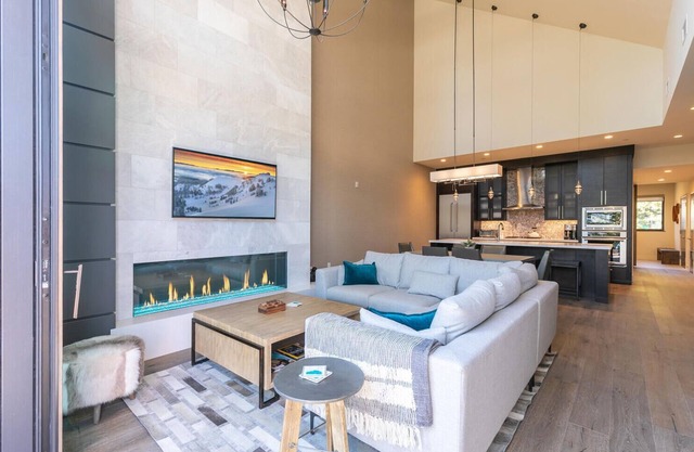 Crystal Bay Penthouse 301 Community Hot Tub