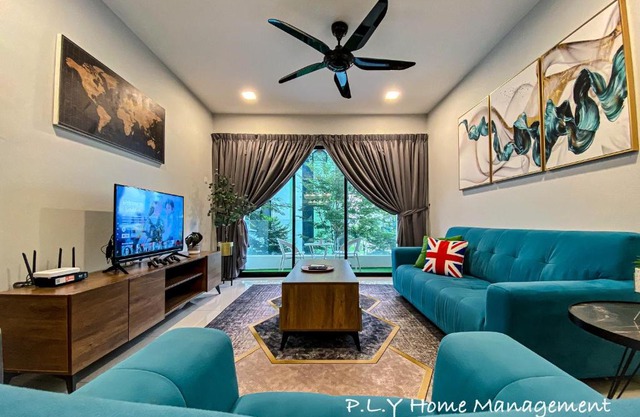 Crystal Cozy Suite PoolView Netflix Waterpark@ Ipoh Station 18