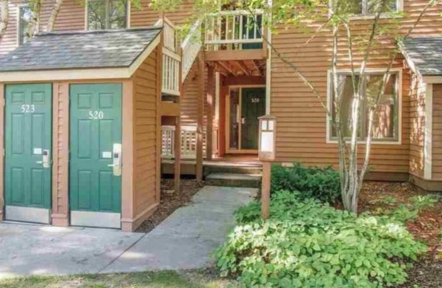 Crystal Mountain Condo Great Location Dog Friendly!