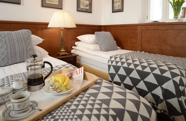 Crystal Suites Old Town