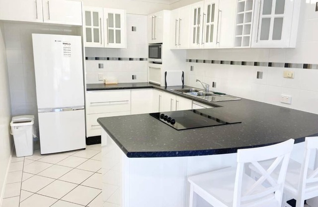 Crystal Waters-2 bed, 2 bathroom, Beachfront Unit!
