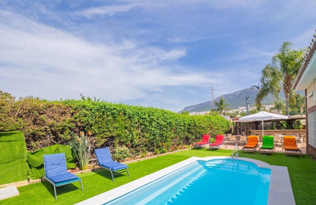 Cubo's Casa El Candil 8 PAX / urbano / piscina privada / wifi gratis