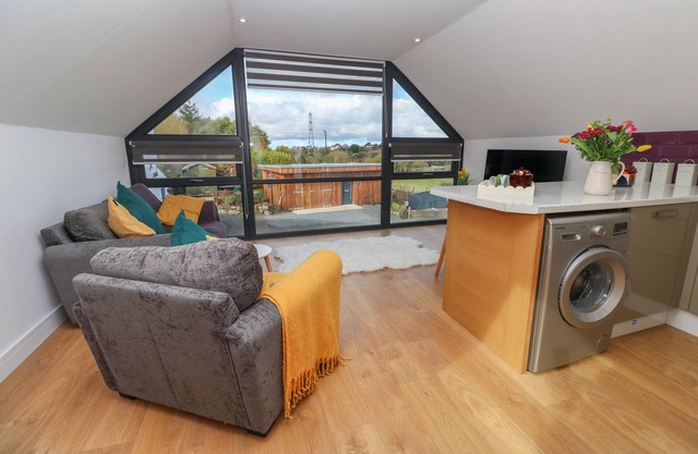 CUCKOO'S REST, romantic, with a garden in Penryn