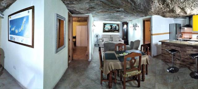 Cueva Sasha