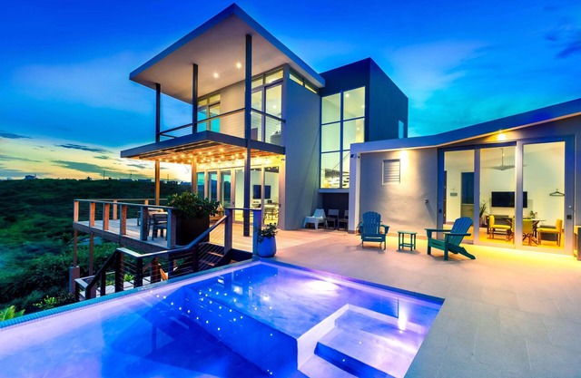 Nueva casa moderna en Culebra / piscina / estudios independientes
