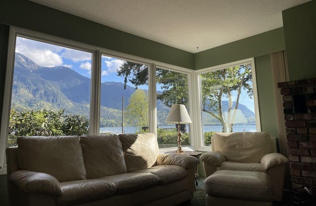 Cultus Lake Waterfront Cabin