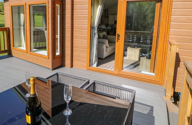 CUMBRIA, family friendly, with hot tub in Scorton, Richmond