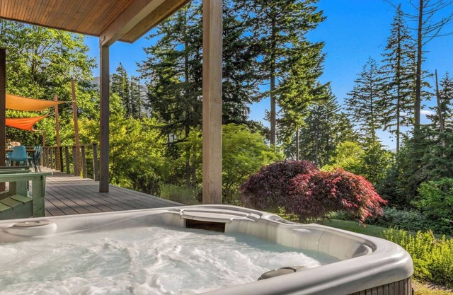 Curated art, luxe linens & indoor-outdoor fireplaces.