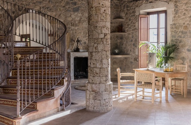 Curolla Petit Hotel