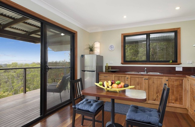 Currawong Cottage Hill Top