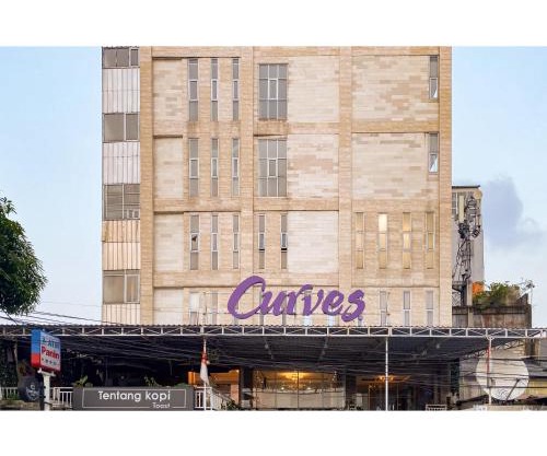 Curves Residence Mitra RedDoorz