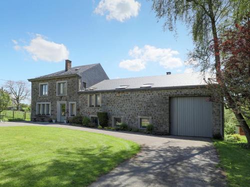 Cushy Holiday Home with Fenced Garden