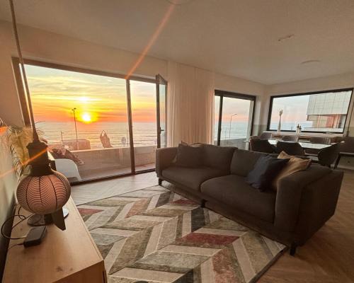CUSTÓDIO SEA HOME