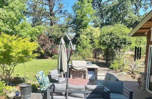 Custom 3 Bedroom Home in Park Setting