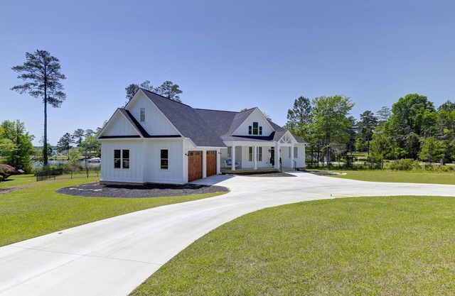 Custom built lake house on Lake Murray with New pool and hot tub!!