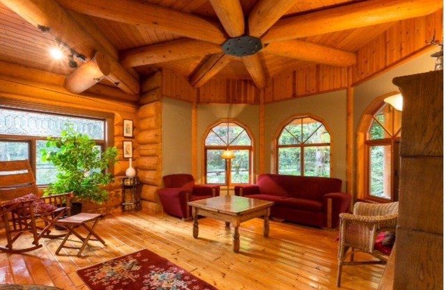 Custom canadiense Log Home enclavado en el corazón de la selva antes de Cristo